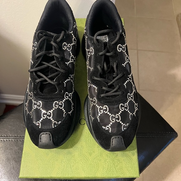 Gucci Women's Black Sneakers with White Pattern - Picture 2 of 5